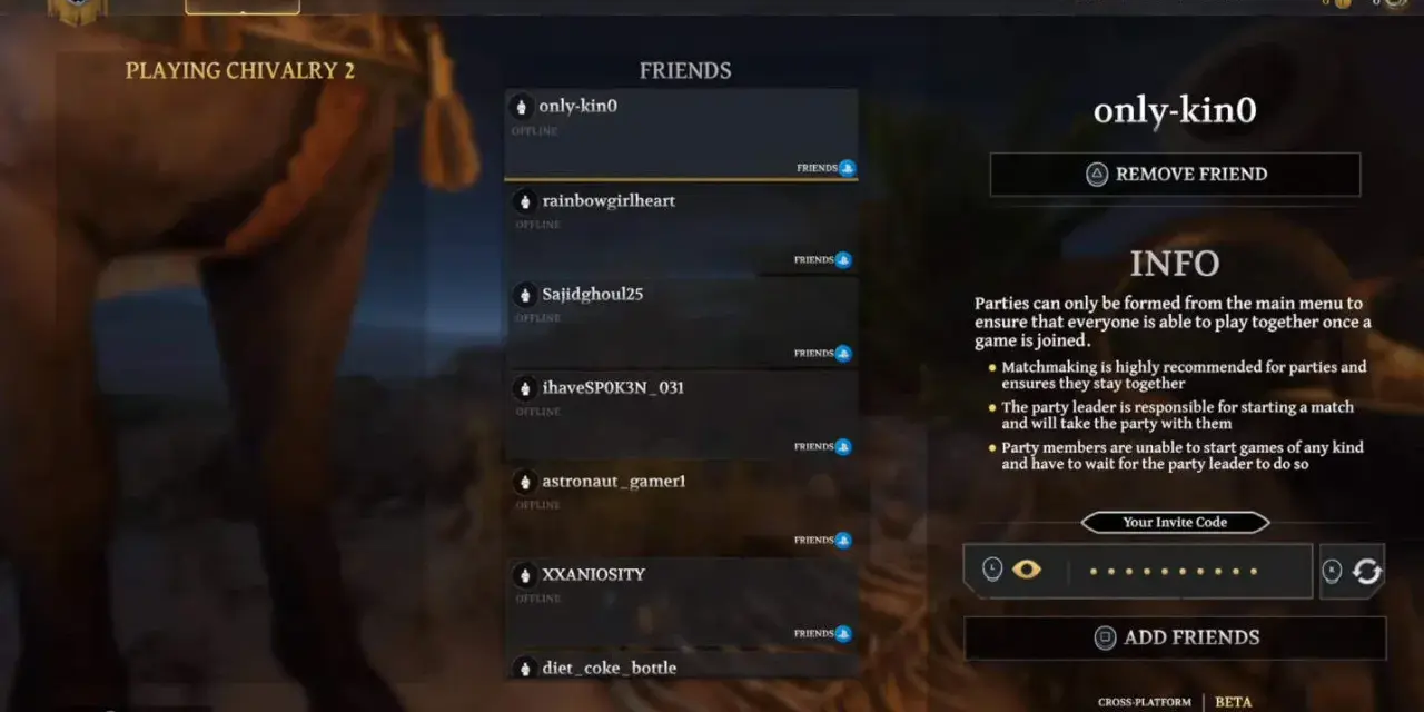 Menu gry Chivalry 2 z listą znajomych i opcją crossplay. Możesz zaprosić przyjaciół do wspólnej gry, niezależnie od platformy.