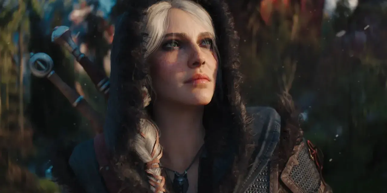 Ciri w kapturze, z dwoma mieczami za plecami, wygląda na gotową do walki w świecie Wiedźmin 4.