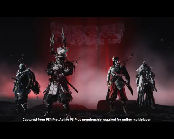 Czterech wojowników w zbrojach, jak z Ghost of Tsushima: Bajarz legend, stoi na tle czerwonej mgły i bramy torii.
