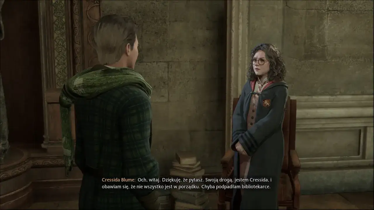 Rozmowa z Cressidą w Hogwarcie, w grze Hogwarts Legacy z polskim dubbingiem.