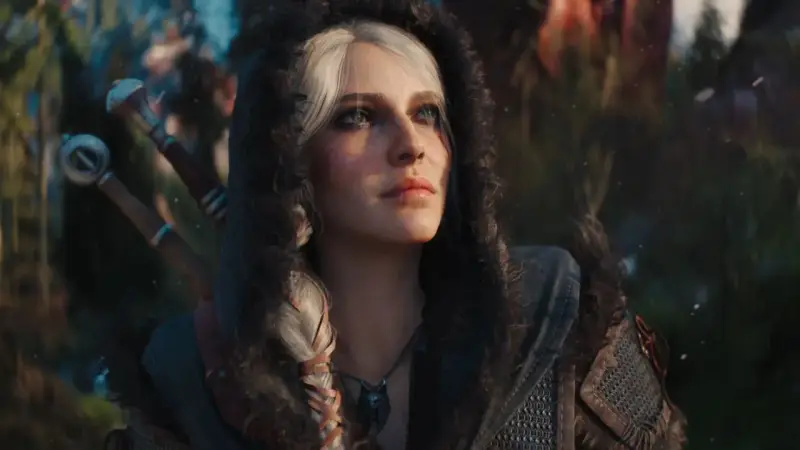 Ciri w kapturze, z dwoma mieczami za plecami, wygląda na gotową do walki w świecie Wiedźmin 4.
